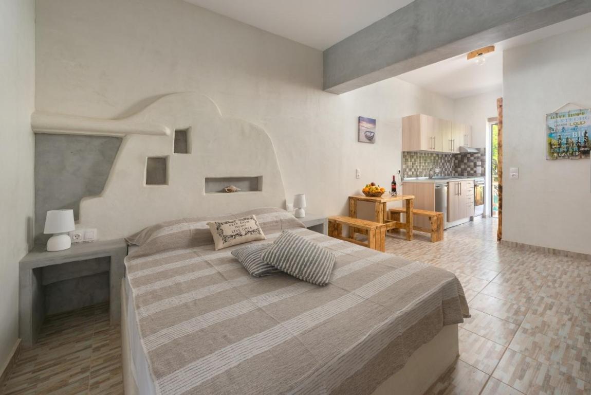Christos Studios And Family Apartments Stegna Værelse billede