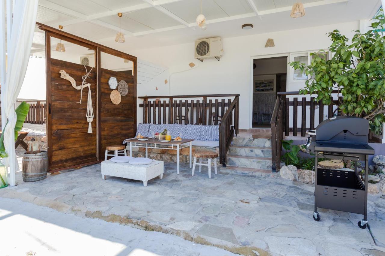 Christos Studios And Family Apartments Stegna Eksteriør billede