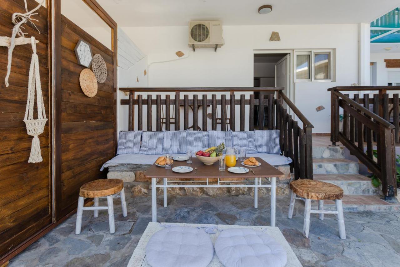 Christos Studios And Family Apartments Stegna Eksteriør billede