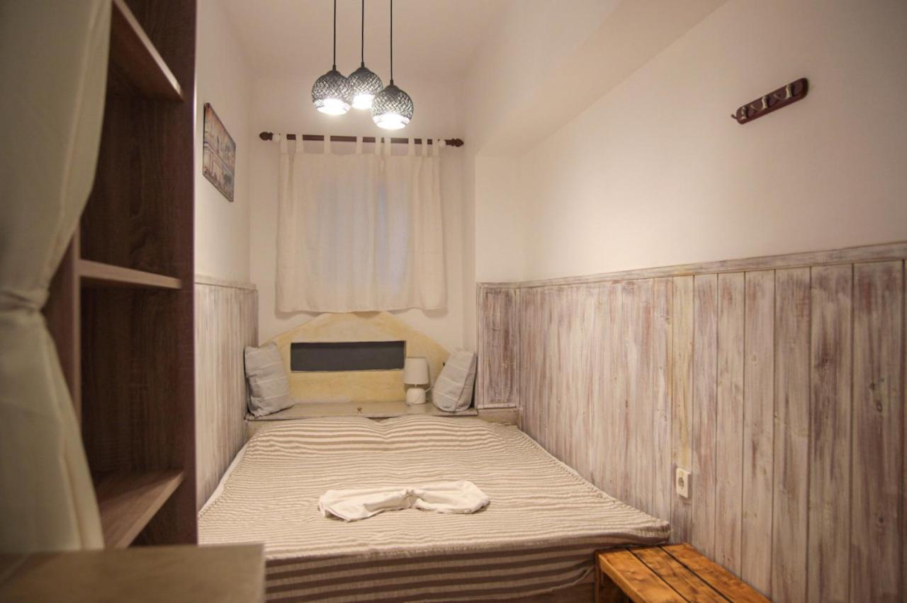 Christos Studios And Family Apartments Stegna Eksteriør billede