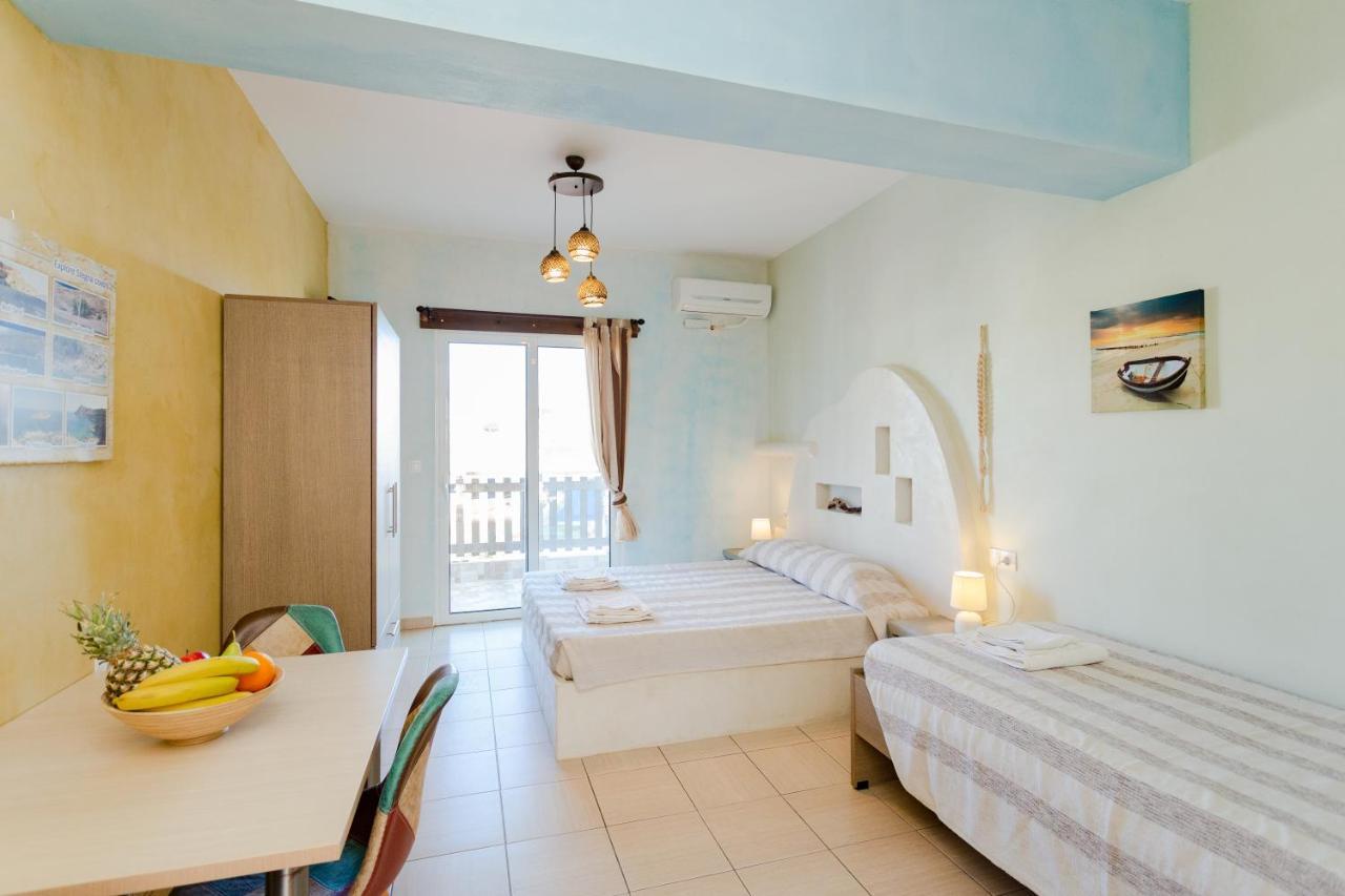 Christos Studios And Family Apartments Stegna Eksteriør billede
