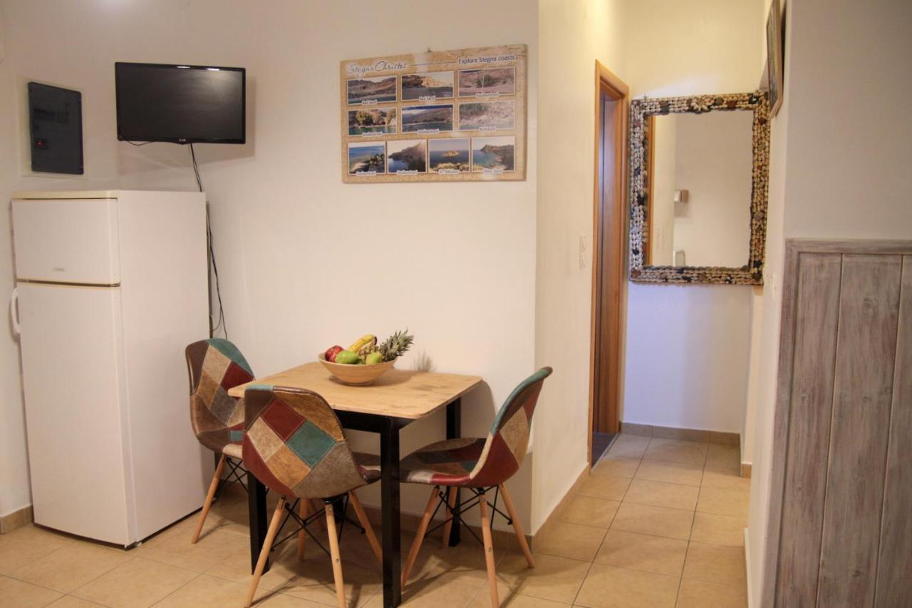 Christos Studios And Family Apartments Stegna Eksteriør billede